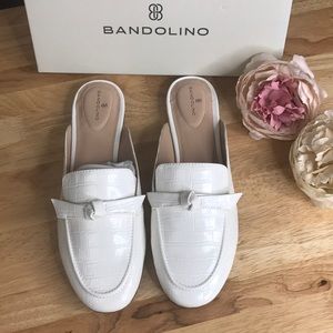 Bandolino White Slip On Mules 9.5M